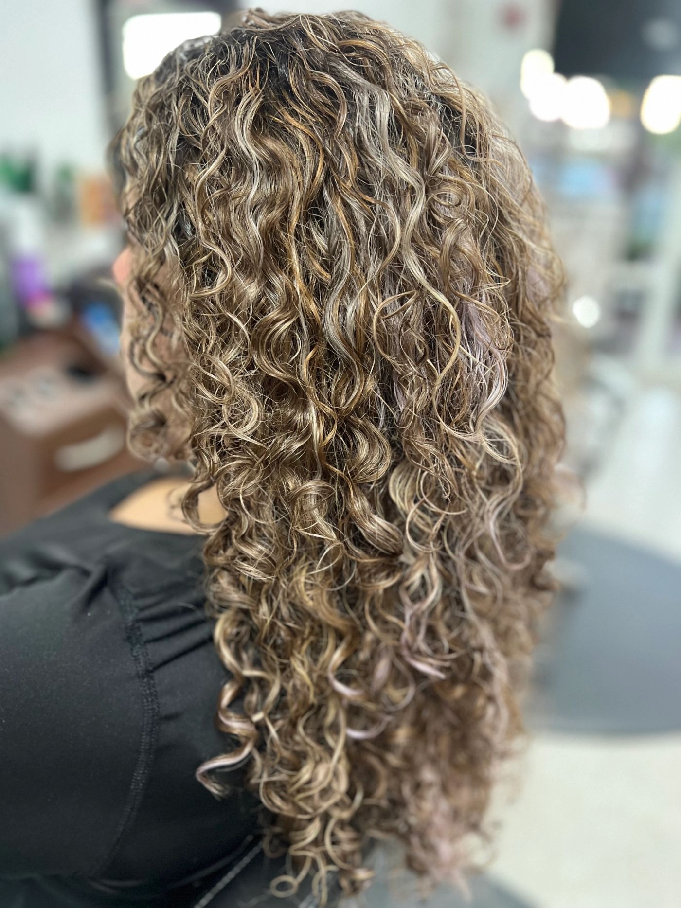 Blonde highlights with a smooth finish
